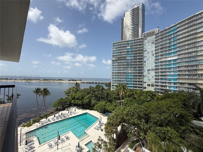 Building Photo - 2333 Brickell Ave