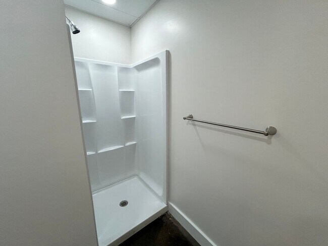 Building Photo - 3089 Pandapas Pond Rd