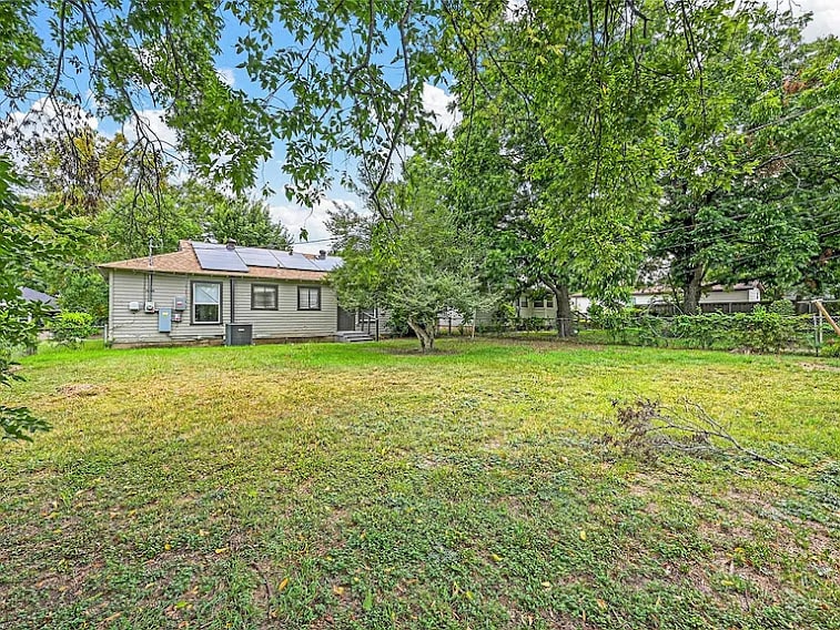 Building Photo - 3035 Modree Ave