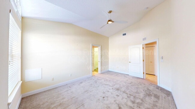 Building Photo - 330 N Shore Cir