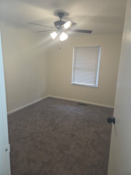 Building Photo - 583 Winding Creek Rd