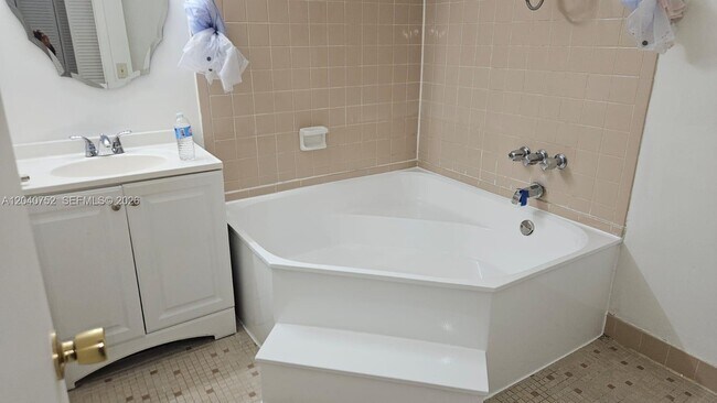 Building Photo - 8460 SW 156th Pl