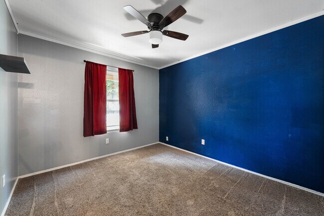 Building Photo - 111 Quail Hollow Dr
