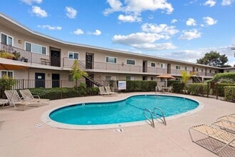 Building Photo - Move in Ready!  Available for immediate mo...
