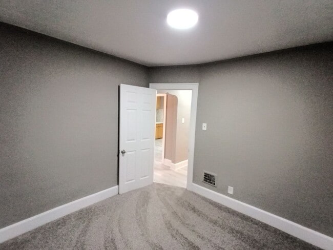 Building Photo - 4 bedroom 2 bath brick colonial NOW AVAILA...