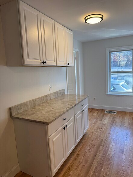 Building Photo - 205 D St