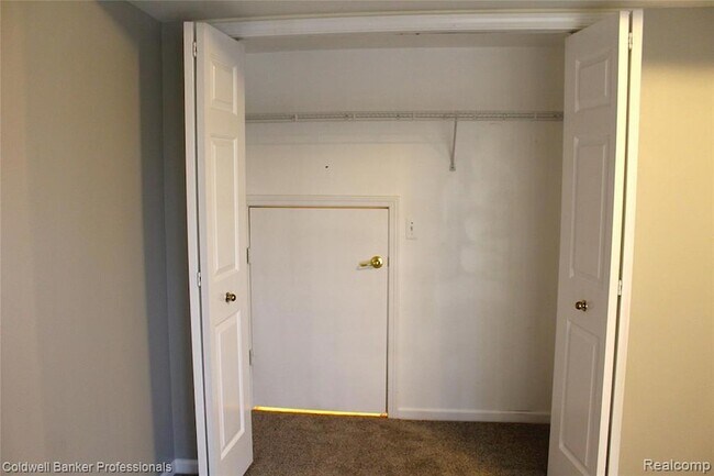 Building Photo - 387 Cherry Orchard Rd