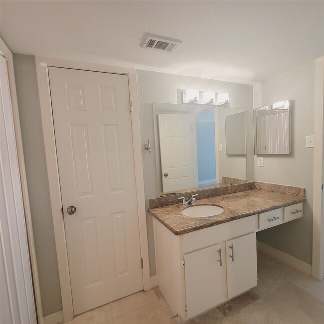 Building Photo - 2333 Bering Dr