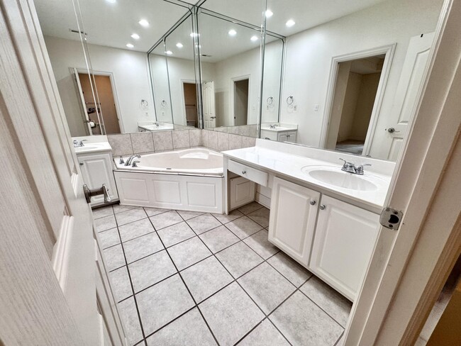 Building Photo - 88 St Annes Ct
