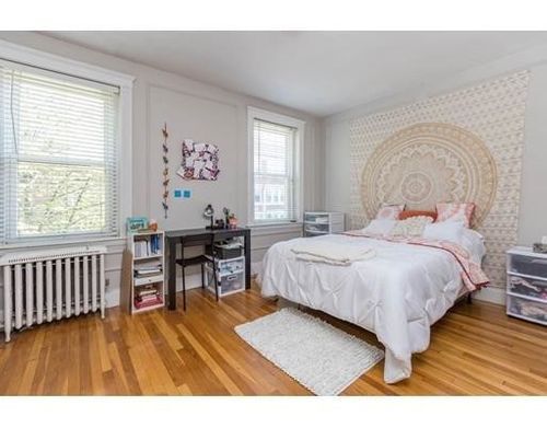 Building Photo - 32 James St