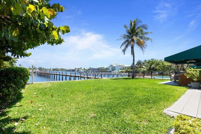 Building Photo - 316 N Lake Dr