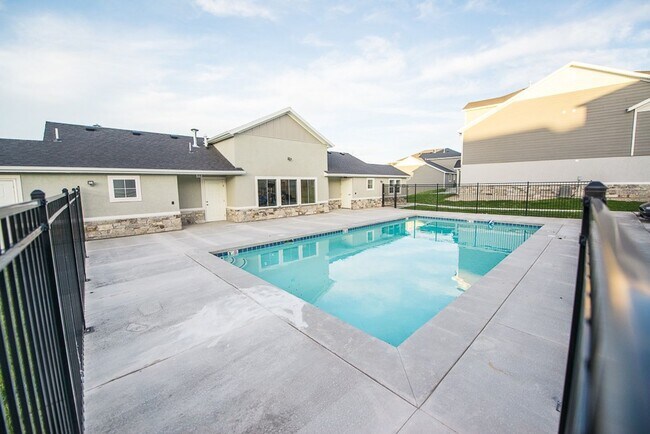 Building Photo - 14411 S Ashburn Way