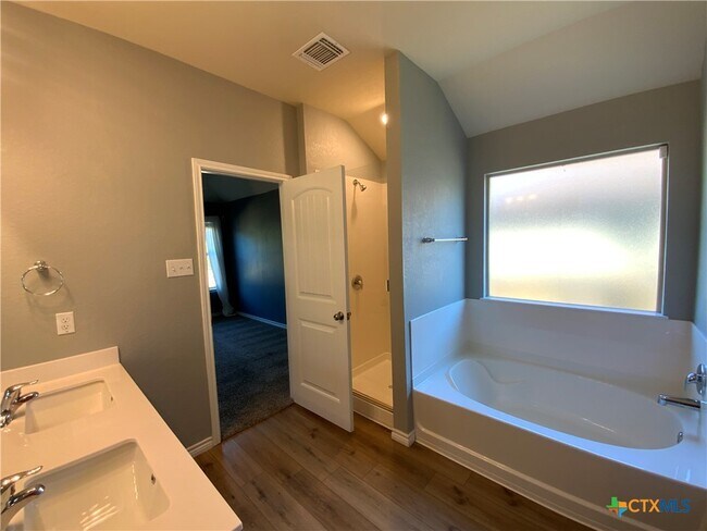 Building Photo - 5926 Galveston Rd