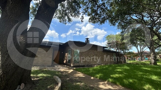 Building Photo - 3701 Leathertop Dr