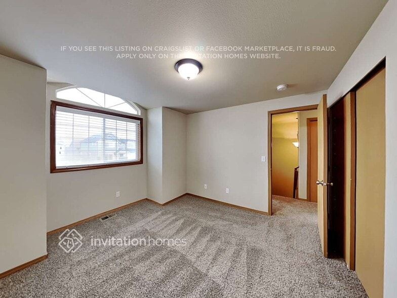 Building Photo - 1608 St Ct E