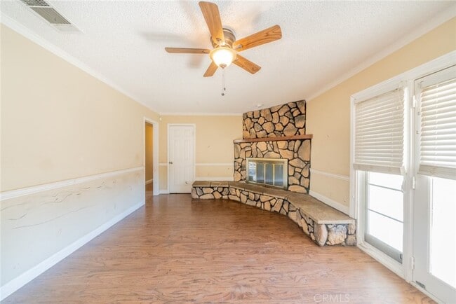 Building Photo - 17433 Sultana St