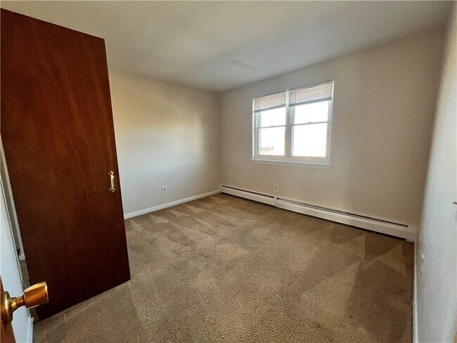 Building Photo - 70 Carroll Ave