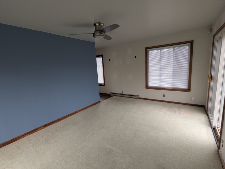 Building Photo - 511 West Alley