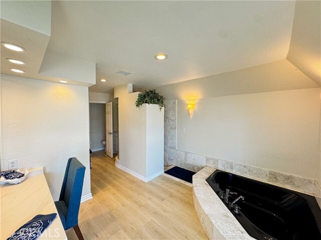 Building Photo - 16355 Wimbledon Ln