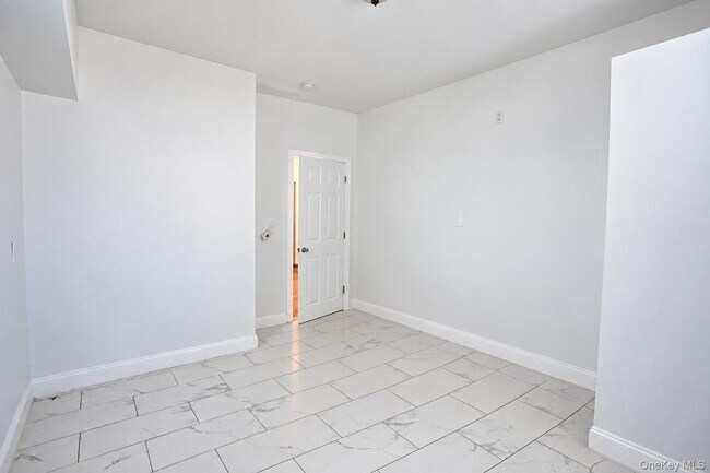 Building Photo - 45 Lynbrook Ave
