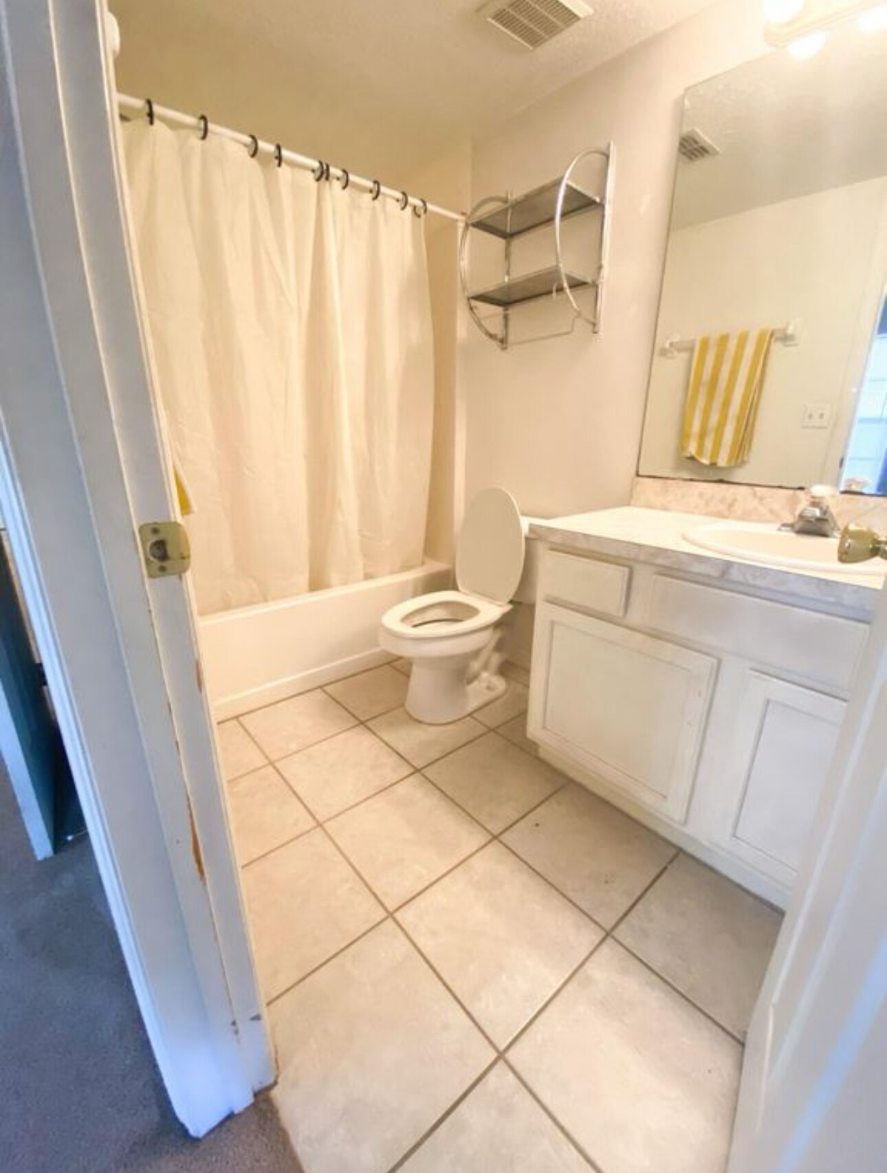 Building Photo - 2805 E Washington St