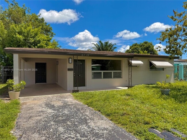 Building Photo - 6725 SW 27th Ct