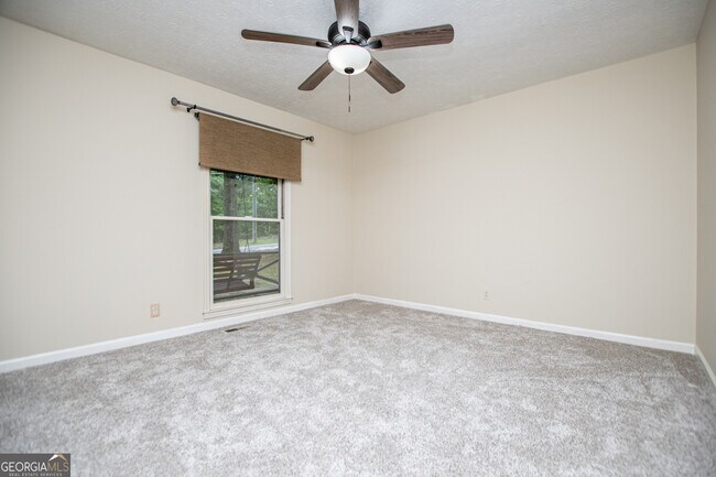 Building Photo - 1499 Stonington Ct