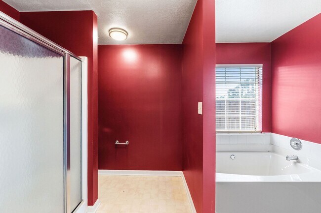Building Photo - 928 Hunting Horn Wy
