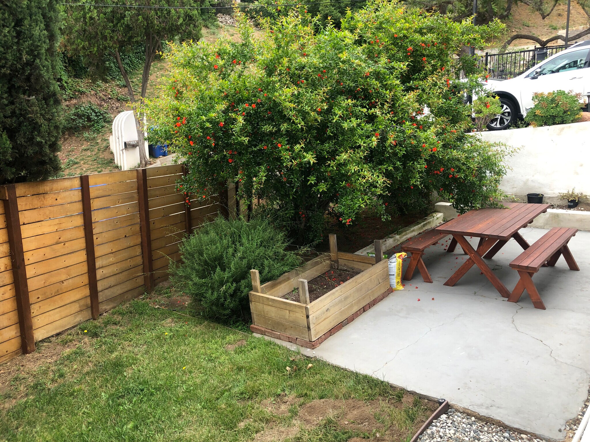 Building Photo - 1868 N Avenue 56