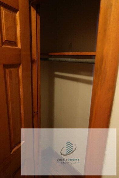 Building Photo - 5039 N Springfield Ave