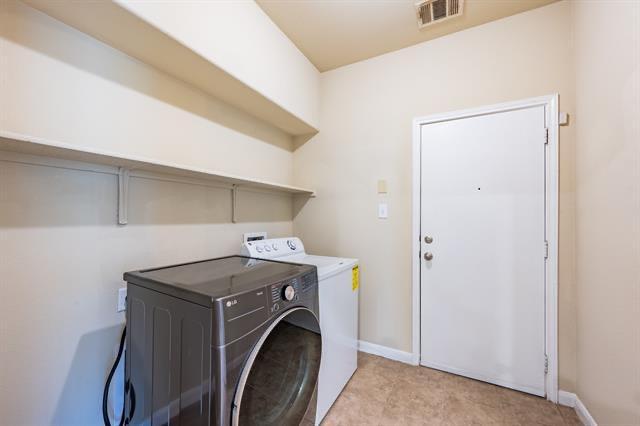 Building Photo - 939 Alamo Plaza Dr