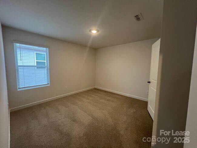 Building Photo - 1233 30th St Ln NE