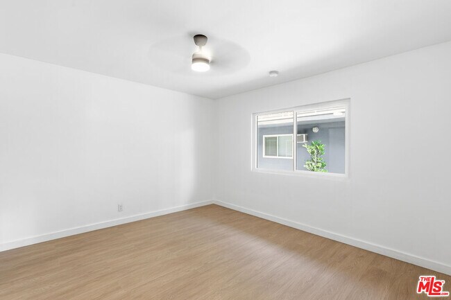 Building Photo - 4919 Coldwater Canyon Ave