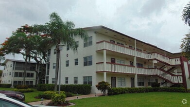 Building Photo - 595 Fanshaw O