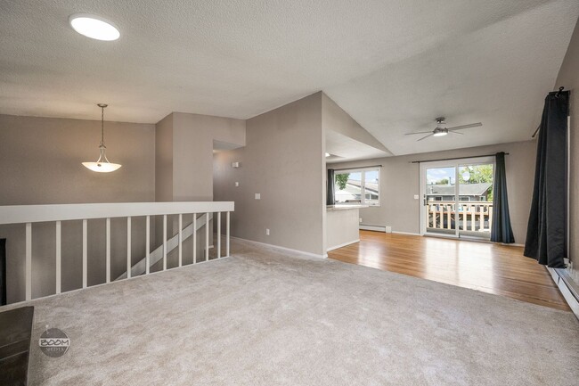 Building Photo - Bright Anchorage Home in Prime Location