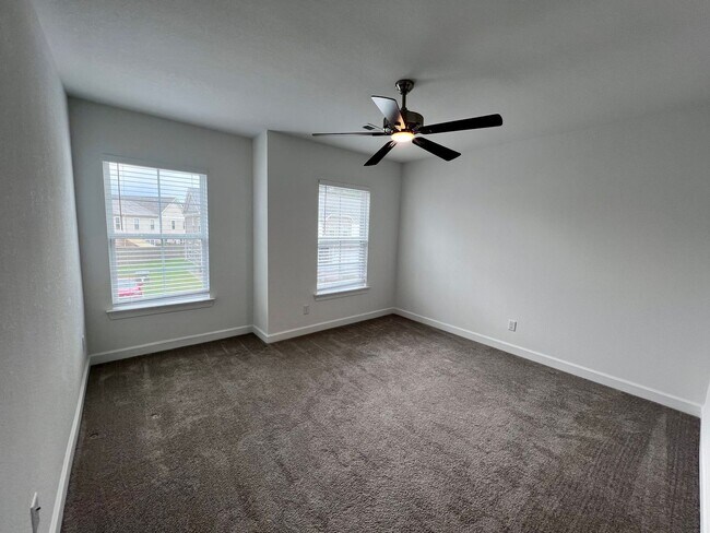 Building Photo - 2542 Fieldsway Dr