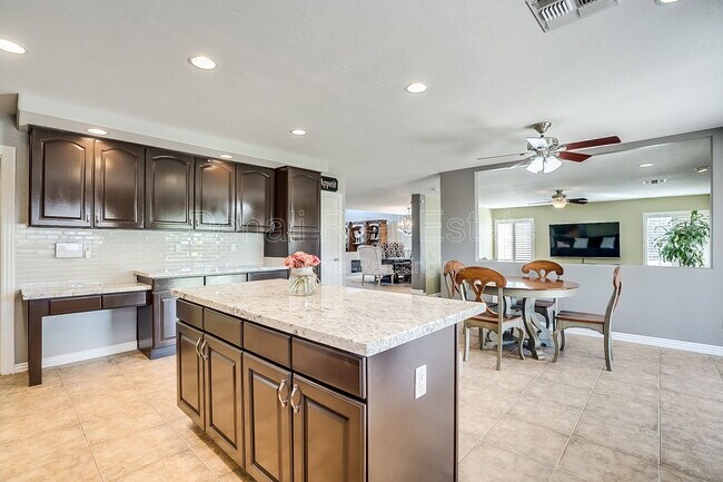 Building Photo - 7543 E Kael Cir