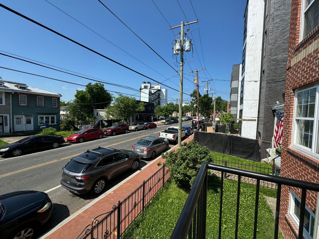 Building Photo - 911 Kennedy St NW