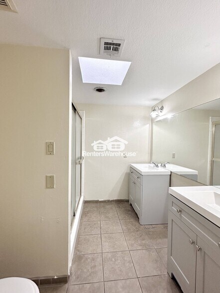 Building Photo - 9279 N 47th Dr