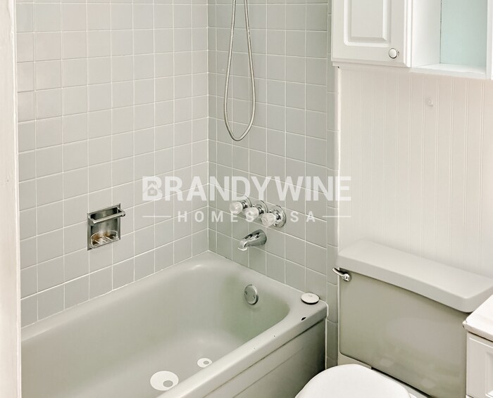 Building Photo - 7671 Vale Dr