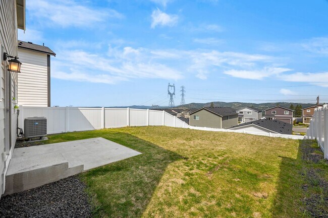 Building Photo - 2022-Like New-Construction 4BR/2.5BA, 1,700 sqft. NW Spokane
