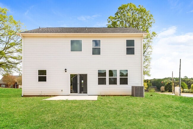 Building Photo - Beautiful 4BR 2.5BA Home w/ Full Appliance Kitchen • Garage Parking •