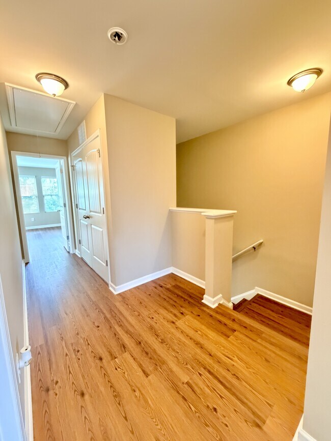 Building Photo - 3719 Landshire View Lane