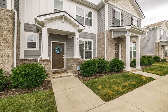 Building Photo - 1730 Frodo Wy