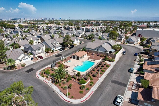 Building Photo - 2513 Aberdeen Ln