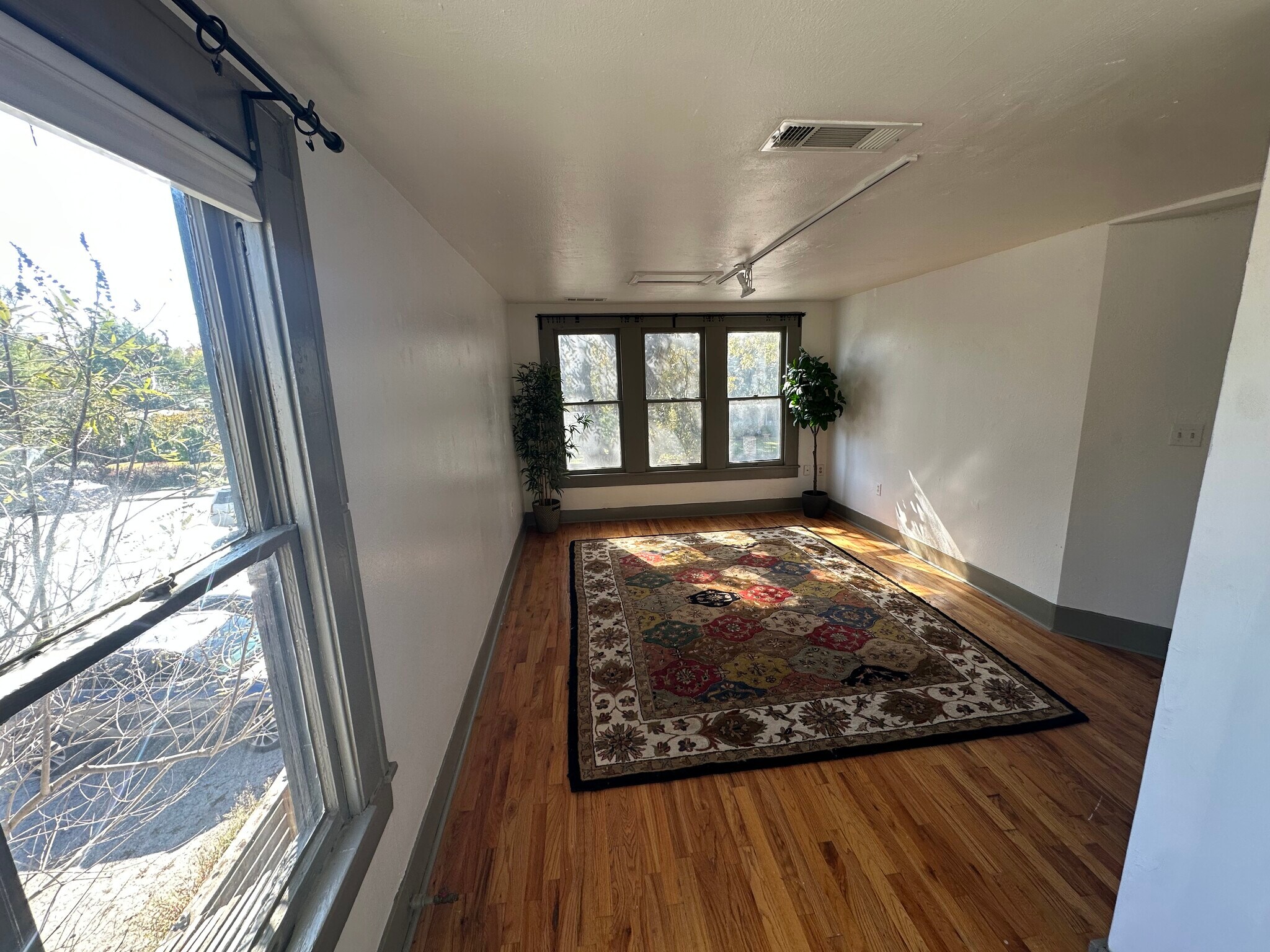 Living room - 1822 W 35th St