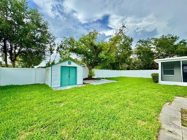 Building Photo - 3002 E Elm St