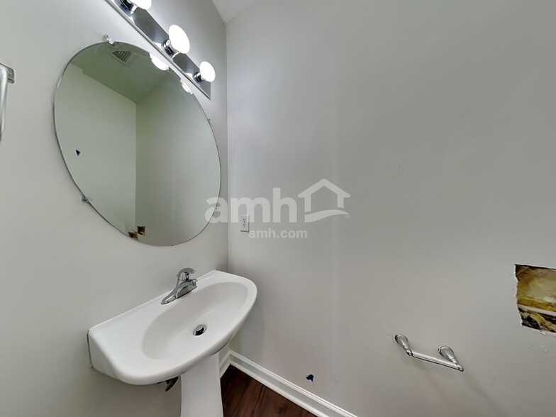 Building Photo - 5 Black Haw Ct