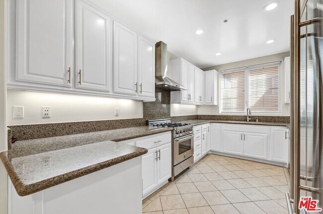 Building Photo - 3833 Huron Ave