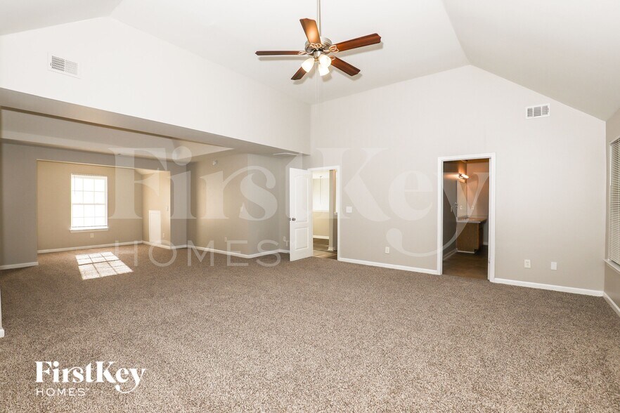 Building Photo - 1119 Oak Hollow Ct